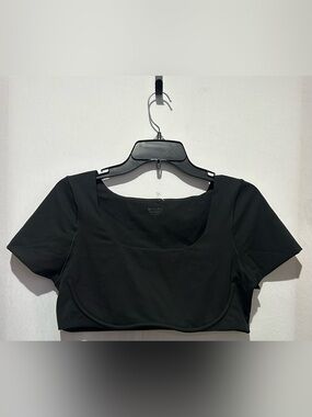 Athleta Women’s Black Scoop Neck Short Sleeve Crop Top - Size L